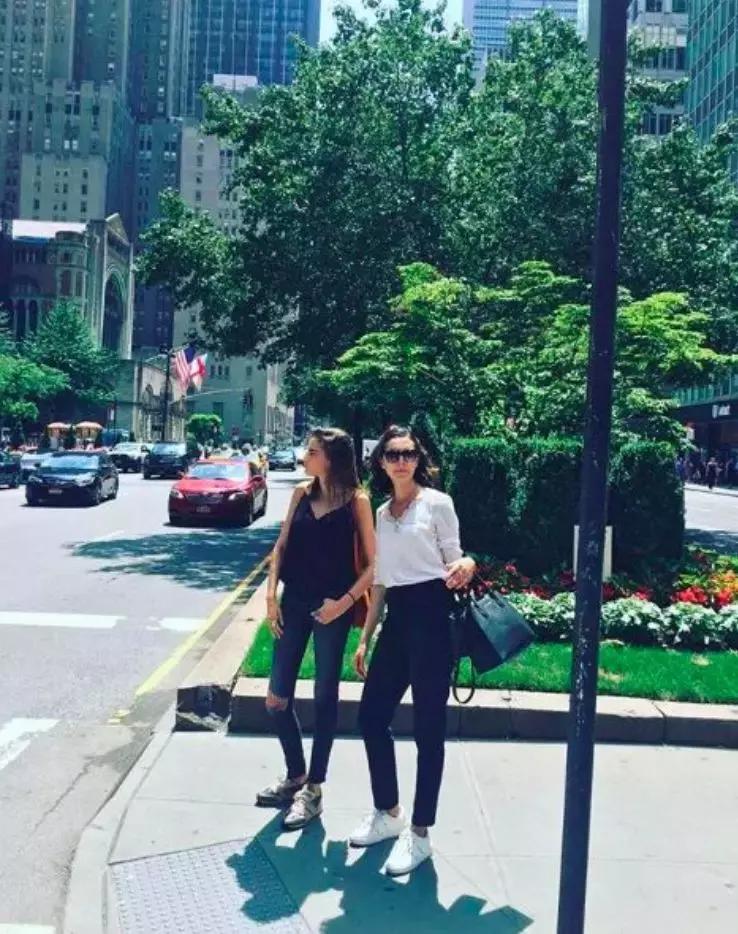 天呐！19岁=36D胸+大长腿，为什么没把我生得这么美！