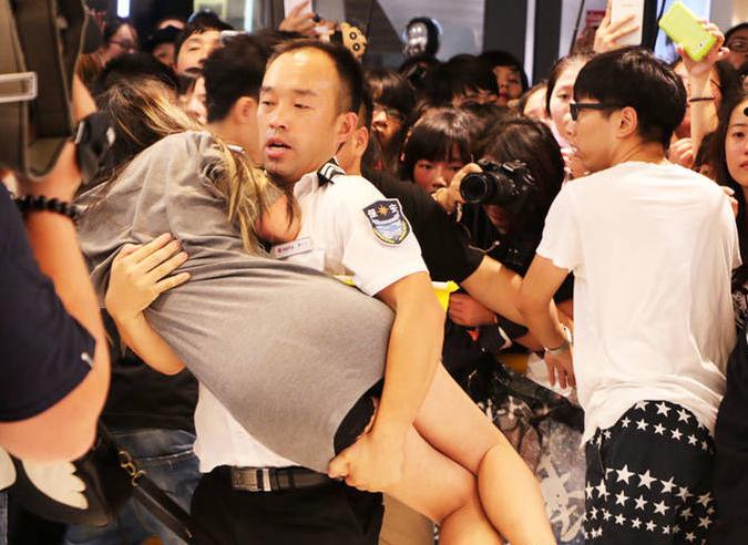 力挺花木兰,支持娘炮文化的都有哪些人