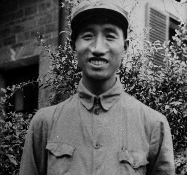 共和国十大元帅诗才,陈帅出名,叶帅很强,但他才是第一