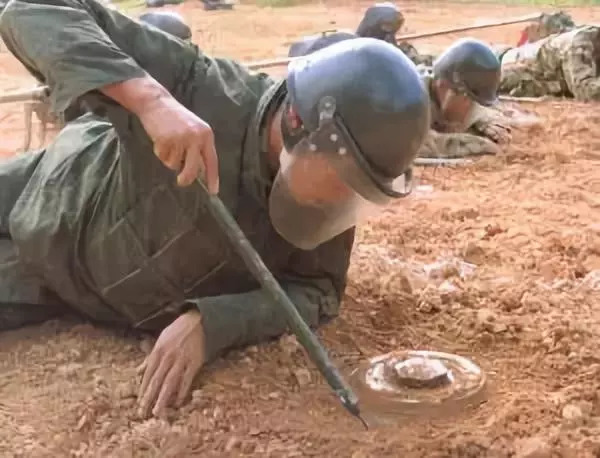 急诊医生经历的那些抢救告诉你:不要再忽视肚子痛了!
