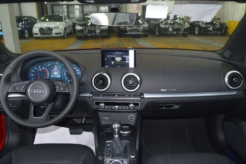 撩妹敞篷小跑,7秒破百,高逼格的豪华品牌,28万起