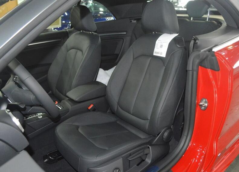 撩妹敞篷小跑,7秒破百,高逼格的豪华品牌,28万起