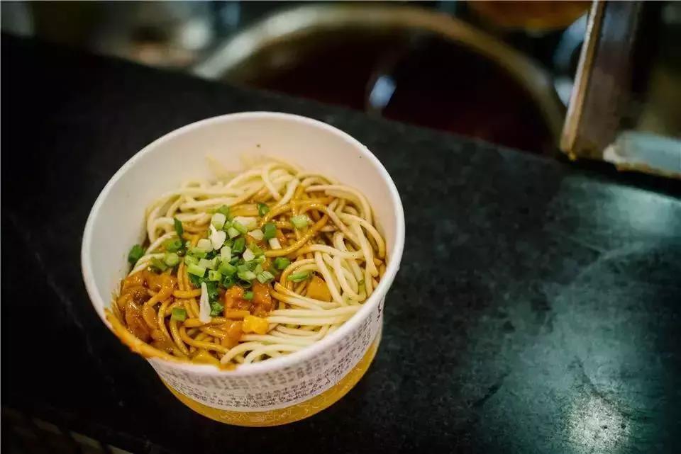 如果你没逛过虎泉夜市，那你真是白上大学了