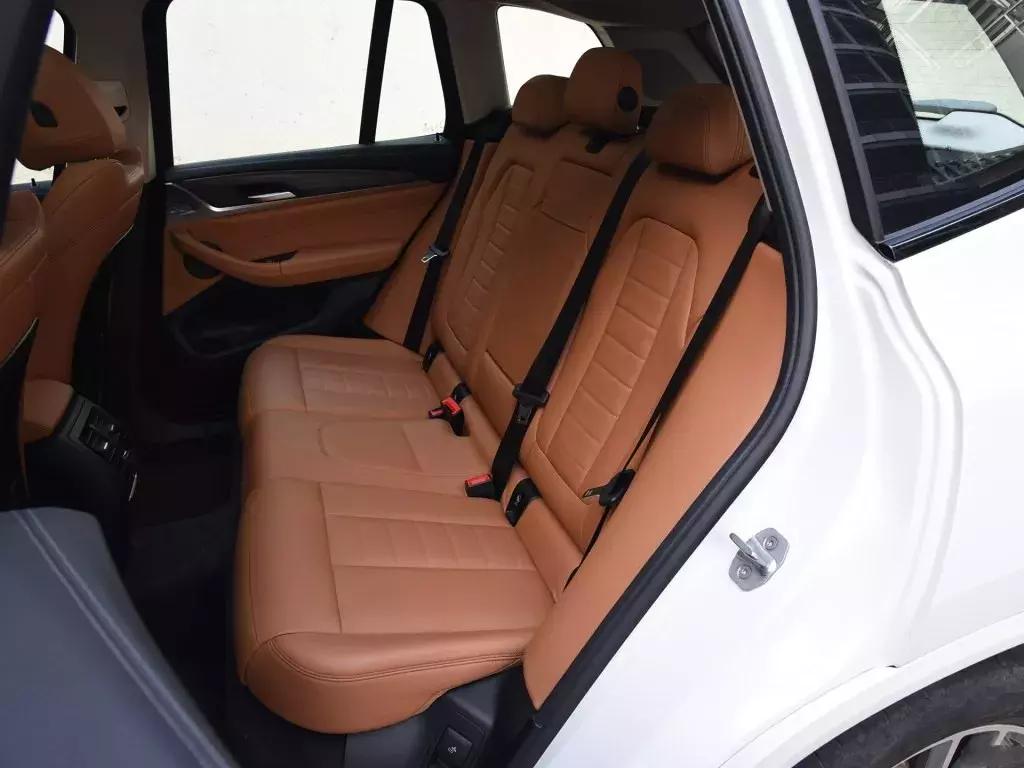 试驾新款宝马x3入门版,宝马x3国产后加长了吗