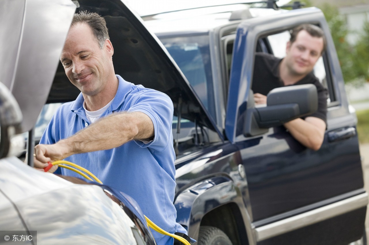 汽车电瓶一般用几a充电,小车的电瓶一般是怎么充电的