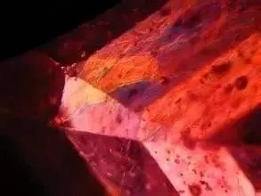 红宝石比重和钻石比重哪个重一点,红宝石怎么辨别真假