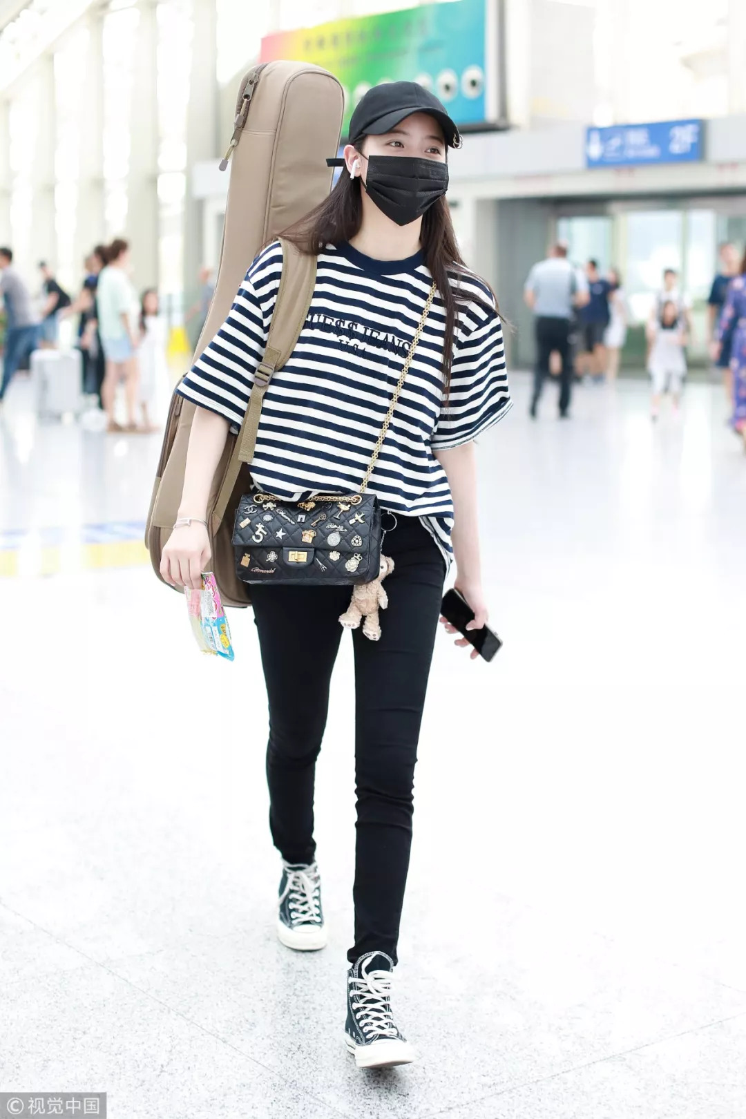 初秋的“C位”是杨超越的格子还是王丽坤的条纹？