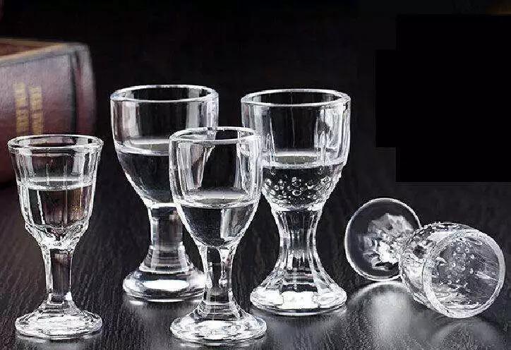 喝白酒最佳酒器,喝白酒最好用什么杯