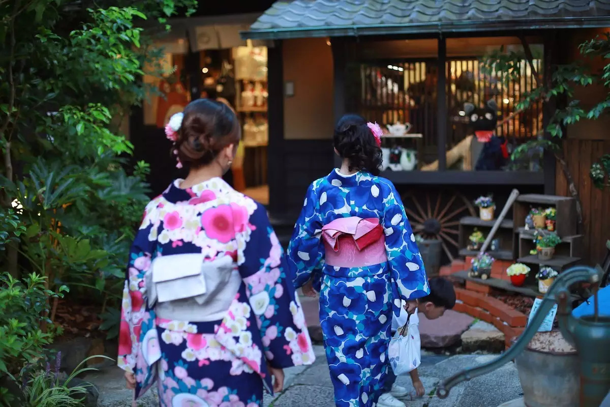 生活在别处~高冷文青携呆萌侄子游日本（攻略篇）