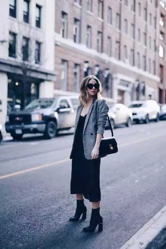 CELINE来了，CÉLINE会打五折吗？打折疯抢前，不如先看这篇鉴定