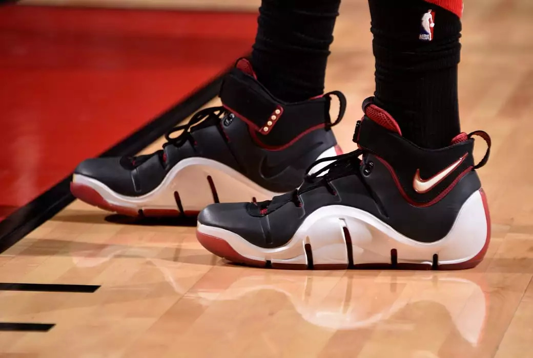 塔克球鞋上脚视频,塔克4000双球鞋