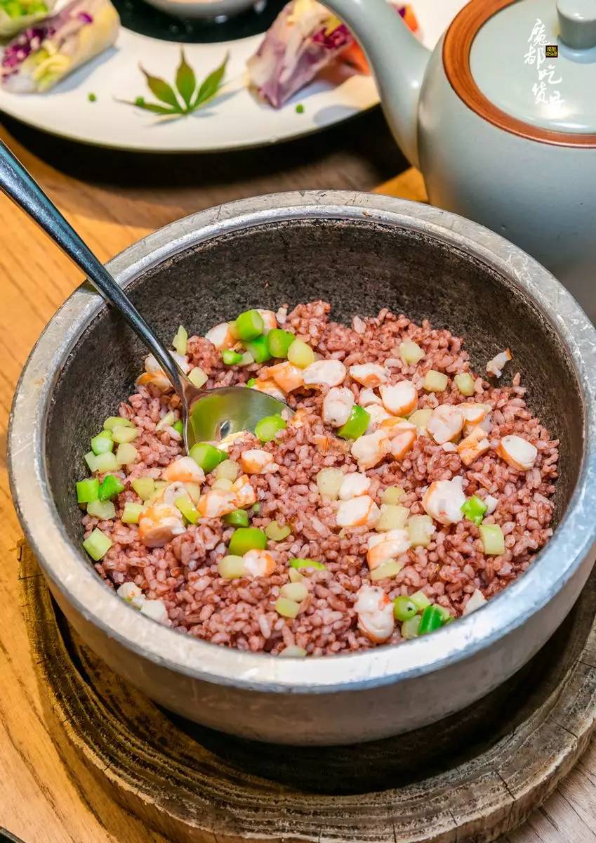 火爆魔都的川菜馆,魔都排队王川菜江汉路