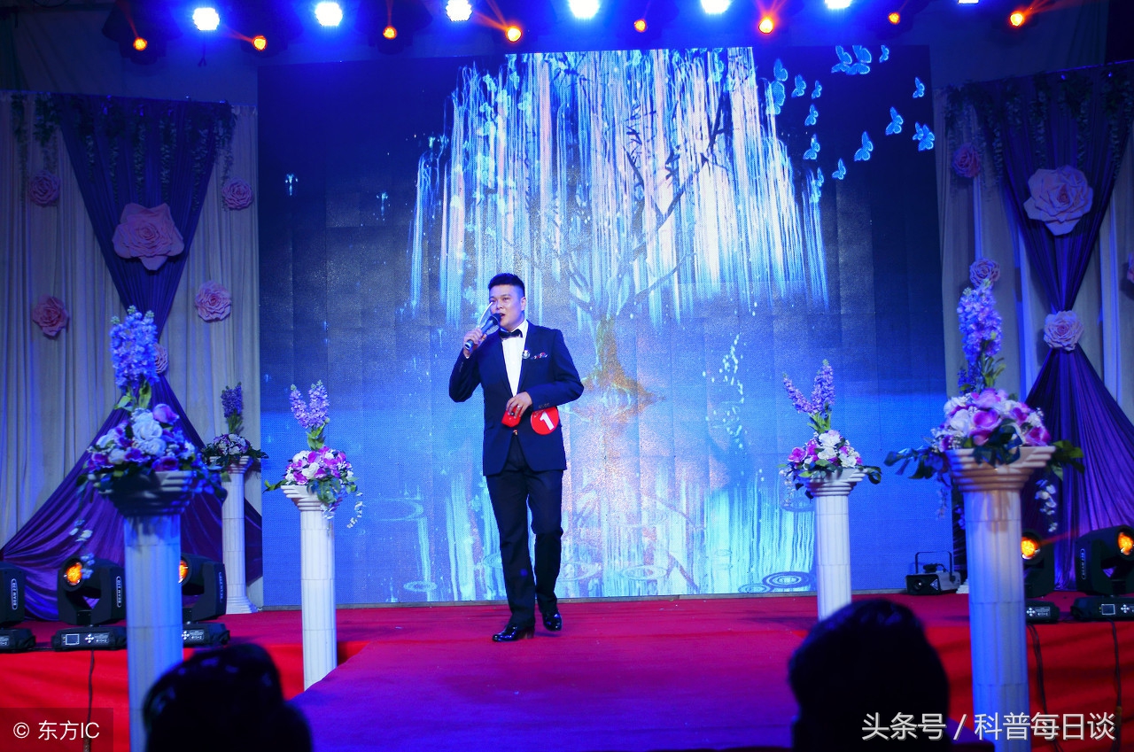 结婚主持人应该说什么台词,结婚主持人台词简单稿子