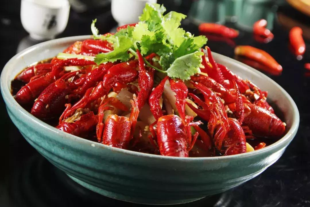 晚上烧烤人气爆棚的一家烧烤店,一到晚上就火爆的烧烤店