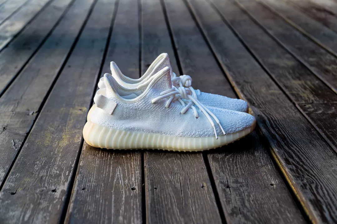 小白鞋巅峰作品,yeezyboost350v2分男女款吗