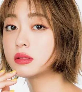 怎么找到适合自己的镜面口红色号,别再盲目追求大牌