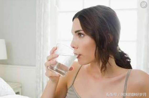 你知道吗孕妇为什么要补铁吃叶酸,中老年人补叶酸的重要性