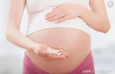 世卫组织推荐孕妈妈要正确补充叶酸；准爸爸也不能仅仅是看客哦