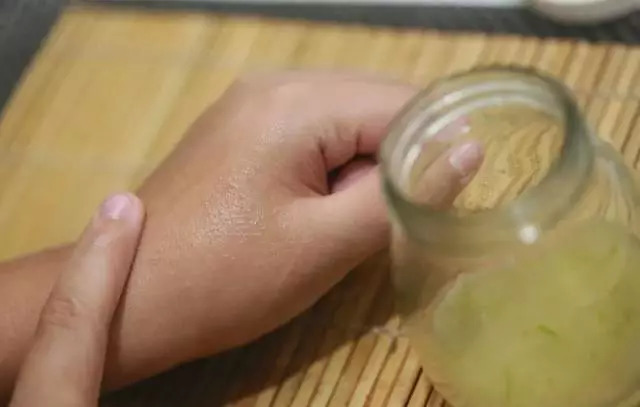 家里养一叶兰的功效,3种花最养人家里养一盆有益健康