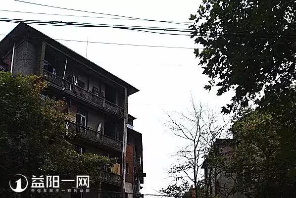 当益阳的跑马楼慢慢消失，你还记得那餐“鳝鱼炒肉”痛不痛吗