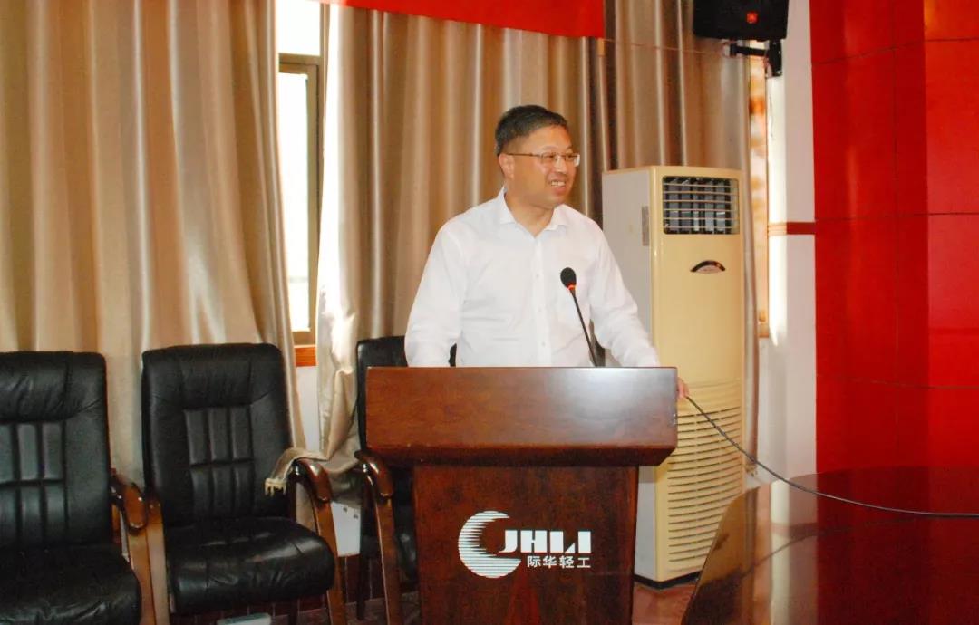 际华3537公司与上海福赛特机器人有限公司合作研发热硫化胶鞋成型自动智能化流水线