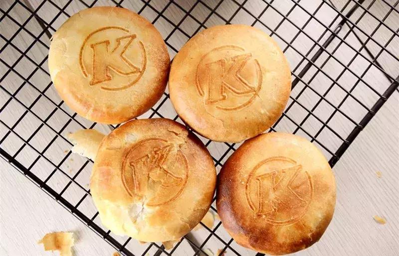 排队3小时，人均200+，卫嘴子说：“我乐意！”