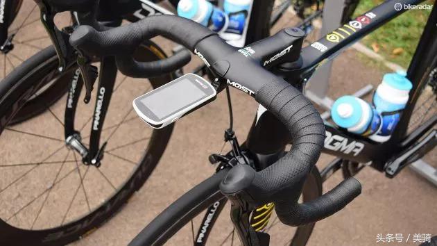 器材盛宴环英国上的车手战车