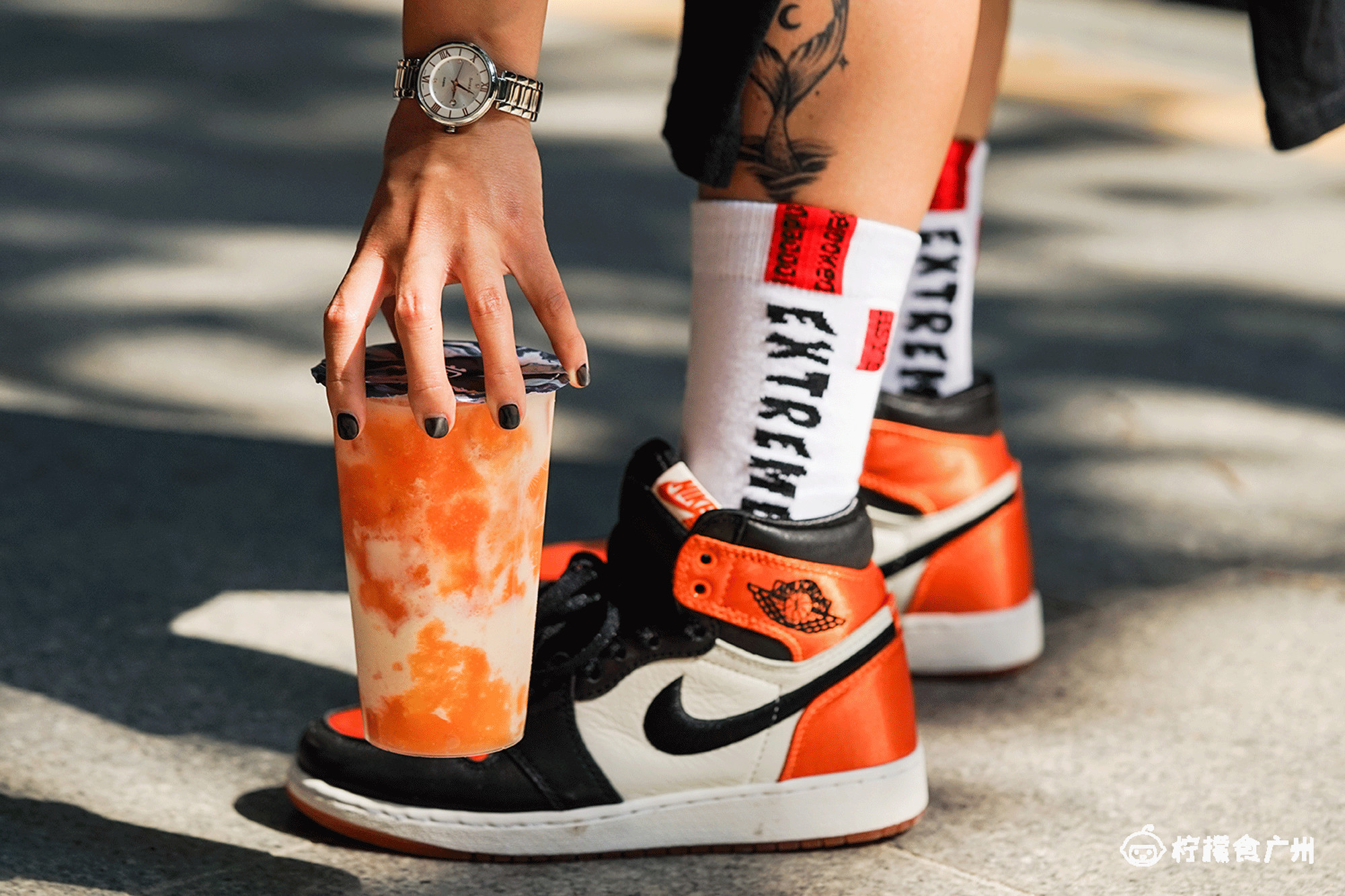 1个月前，六运来了杯“粉色苦瓜茶”，连续7天买一送一！