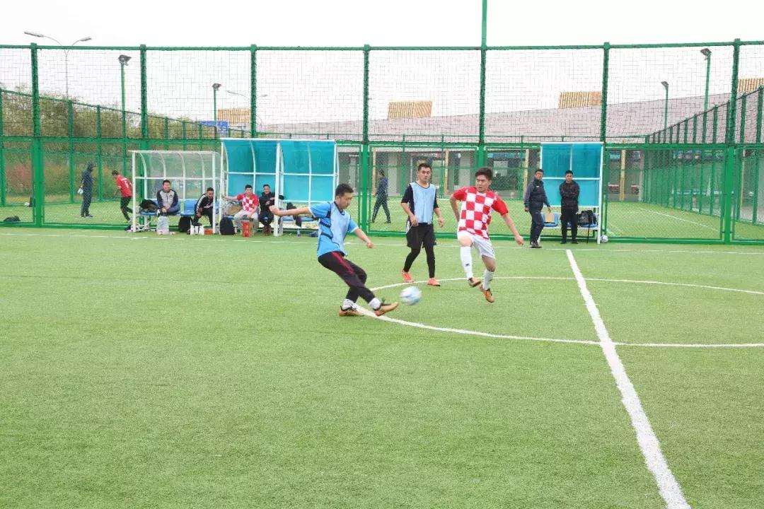 别Young激情，花Young来袭！今天市直机关职工运动会开幕，现场很燃～