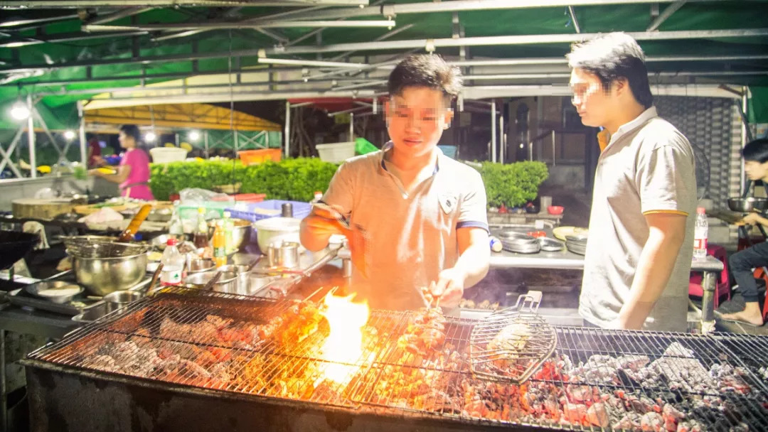 当你抱怨生活太难时,当你抱怨生活不易时