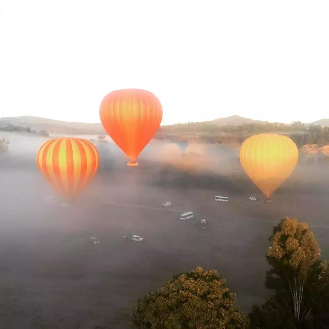土豪界的泥石流，他花17亿成世界首位坐私人火箭环游月球的人……