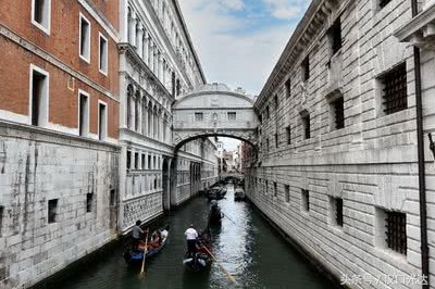 水就是路路就是水威尼斯的“马路”和著名的叹息桥