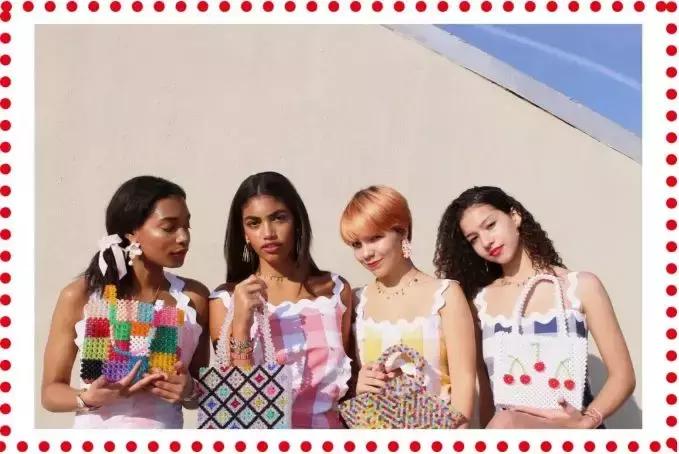 今天小F给大家带来几款让你美上天的潮包~错过要后悔啊