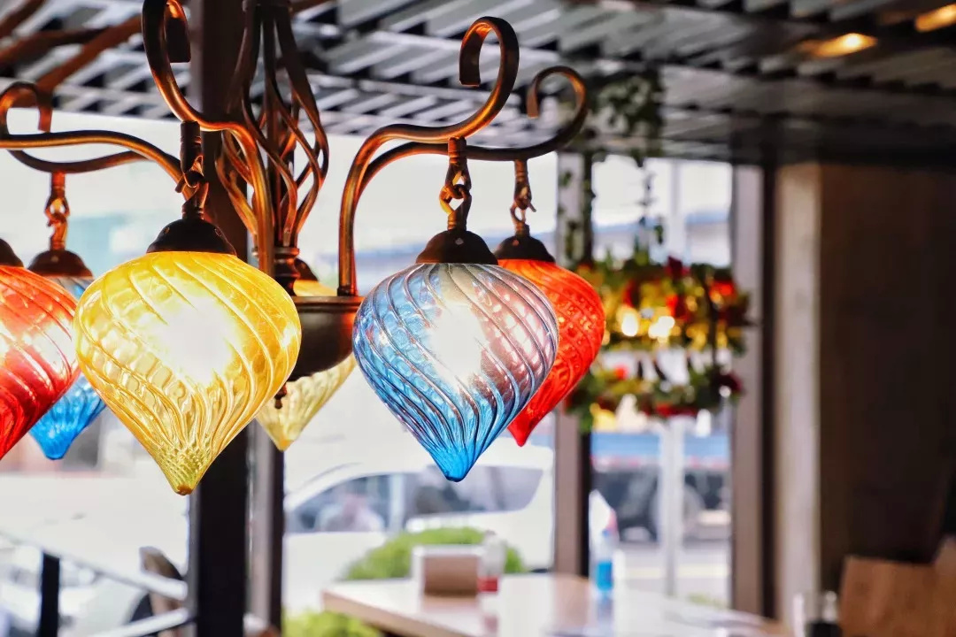 在漫猫喝咖啡，那种无忧的心情，仿佛随着维也纳音符飘到云间……