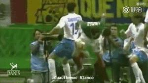 球场上那些不可思议的进球,球场上匪夷所思的规则