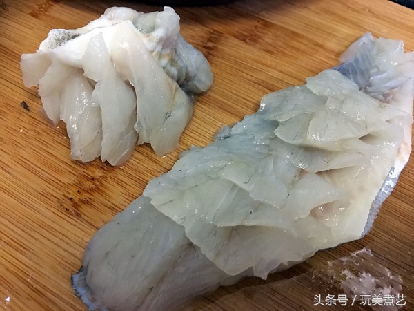 豆腐鳕鱼羊肉,鲜豆腐煮鱼