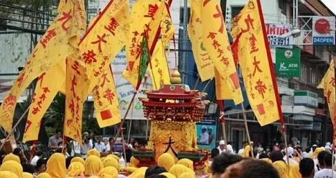 泰国文化礼仪之泰国水灯节,泰国水灯节开幕式视频