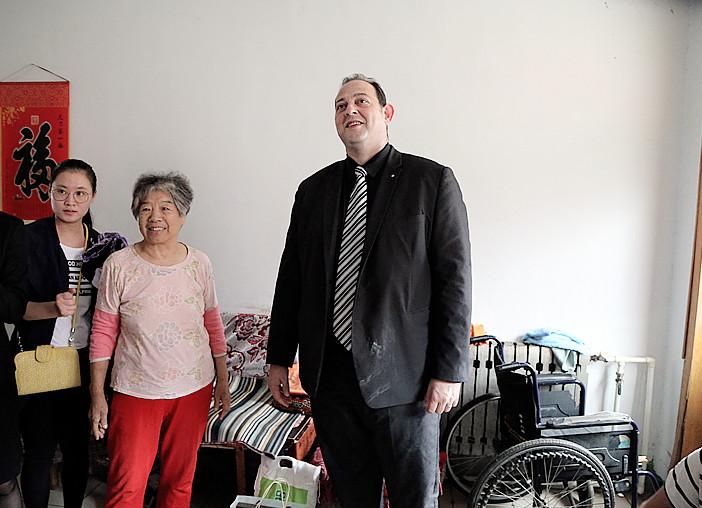 “爱在身边，爱无止境”潍坊富力铂尔曼酒店中秋节前献爱心