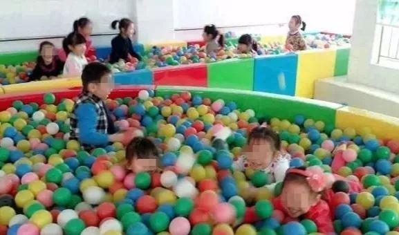 2岁宝宝耳朵化脓了,2岁宝宝耳朵流脓表现