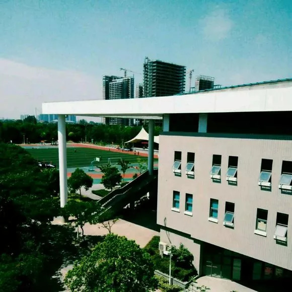 今天，鼓楼这所学校再也低调不下去了！