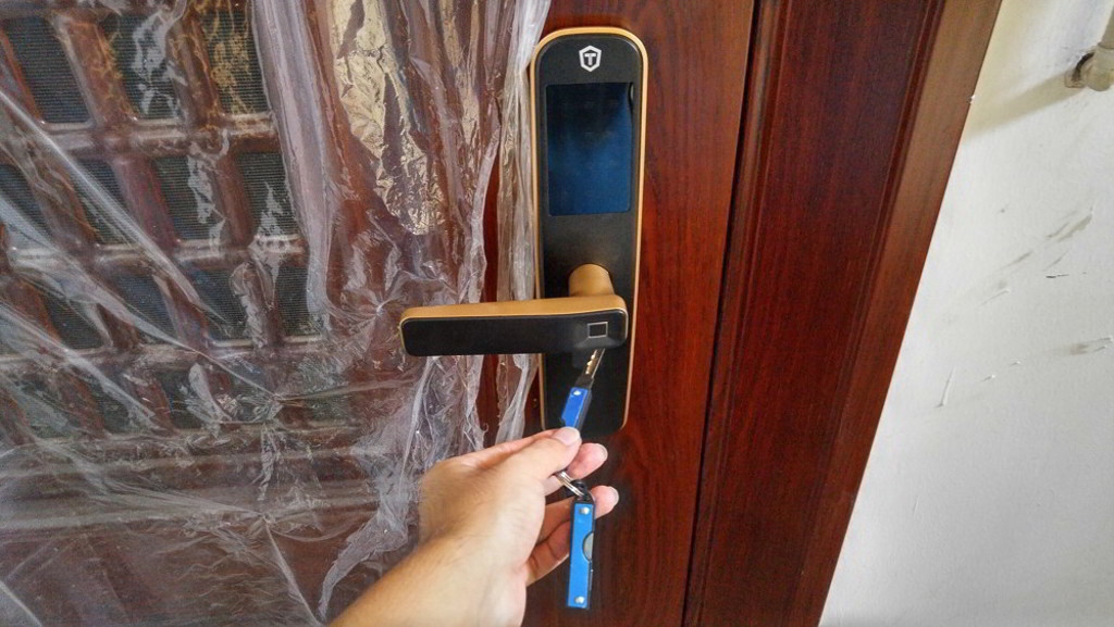 便捷开锁改变生活——金刚鹦鹉T2微信指纹锁体验