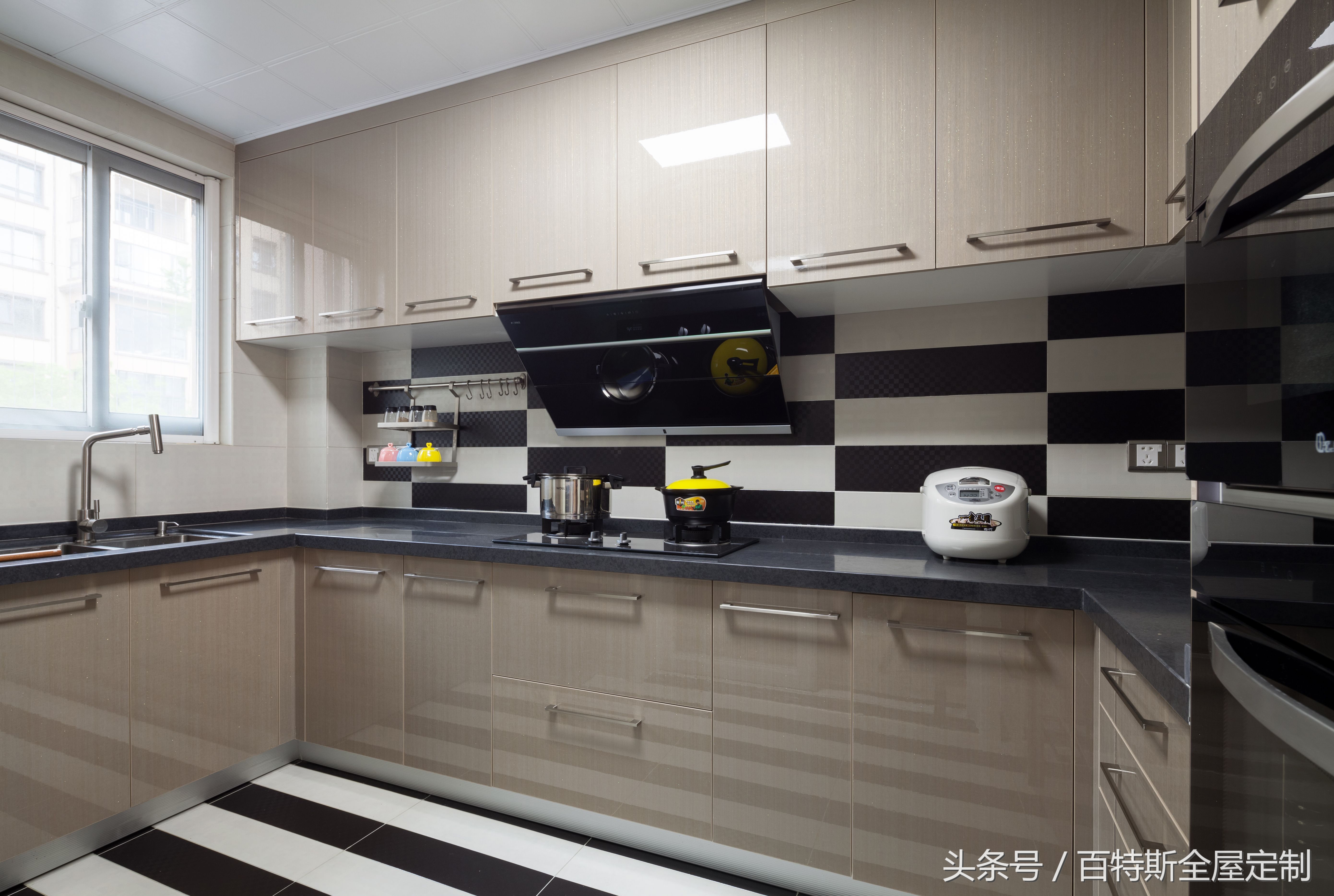 橱柜最新设计简单实用大气,橱柜装修设计总有一款适合你