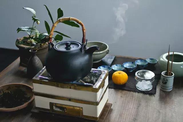 喝茶的礼貌规矩是什么,喝茶不要讲规矩要真性情