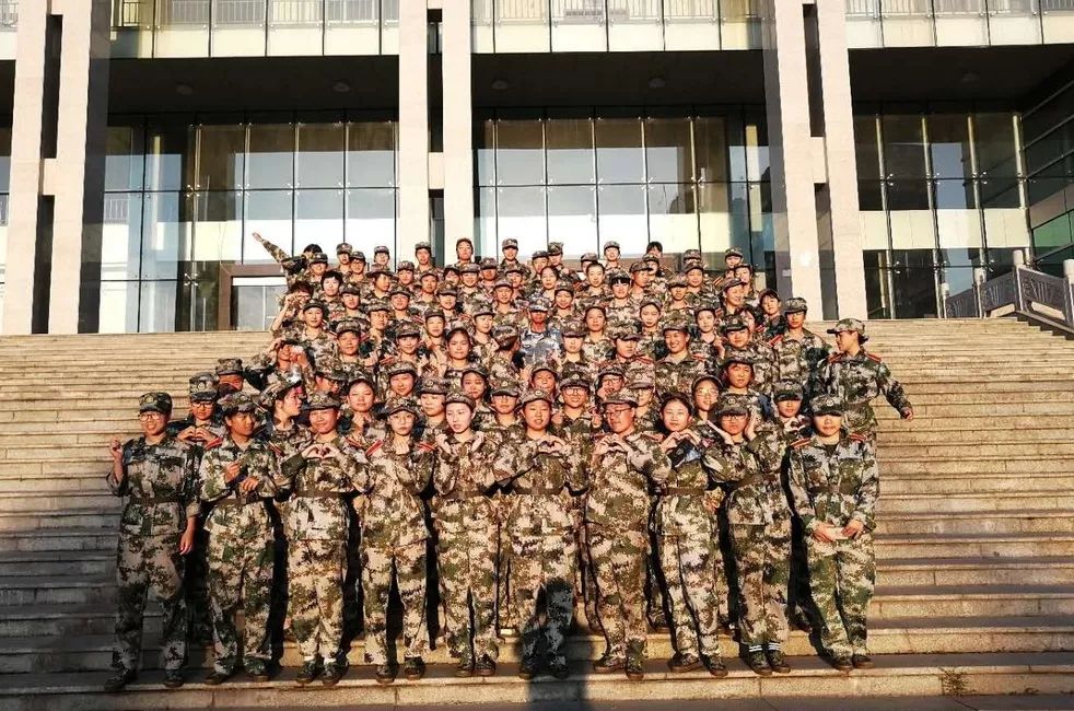 但愿人长久千里共婵娟中秋祝词,月圆中秋但愿人长久千里共婵娟