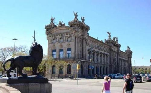 巴塞罗那参观诺坎普球场,走进西班牙巴塞罗那