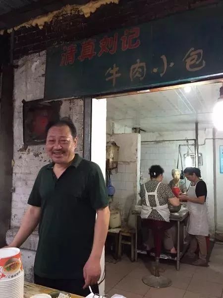 探店老字号包子店,深藏街巷29年的老牌包子