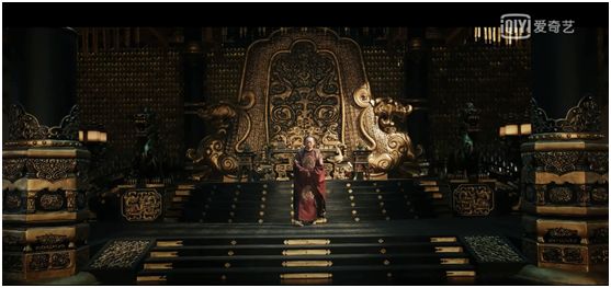 用色精彩,用光讲究,构图精巧!这部热播剧值得摄影师借鉴