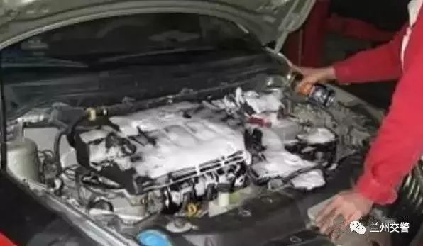 汽车油表不准的原因及解决方法,汽车油表下降是什么原因