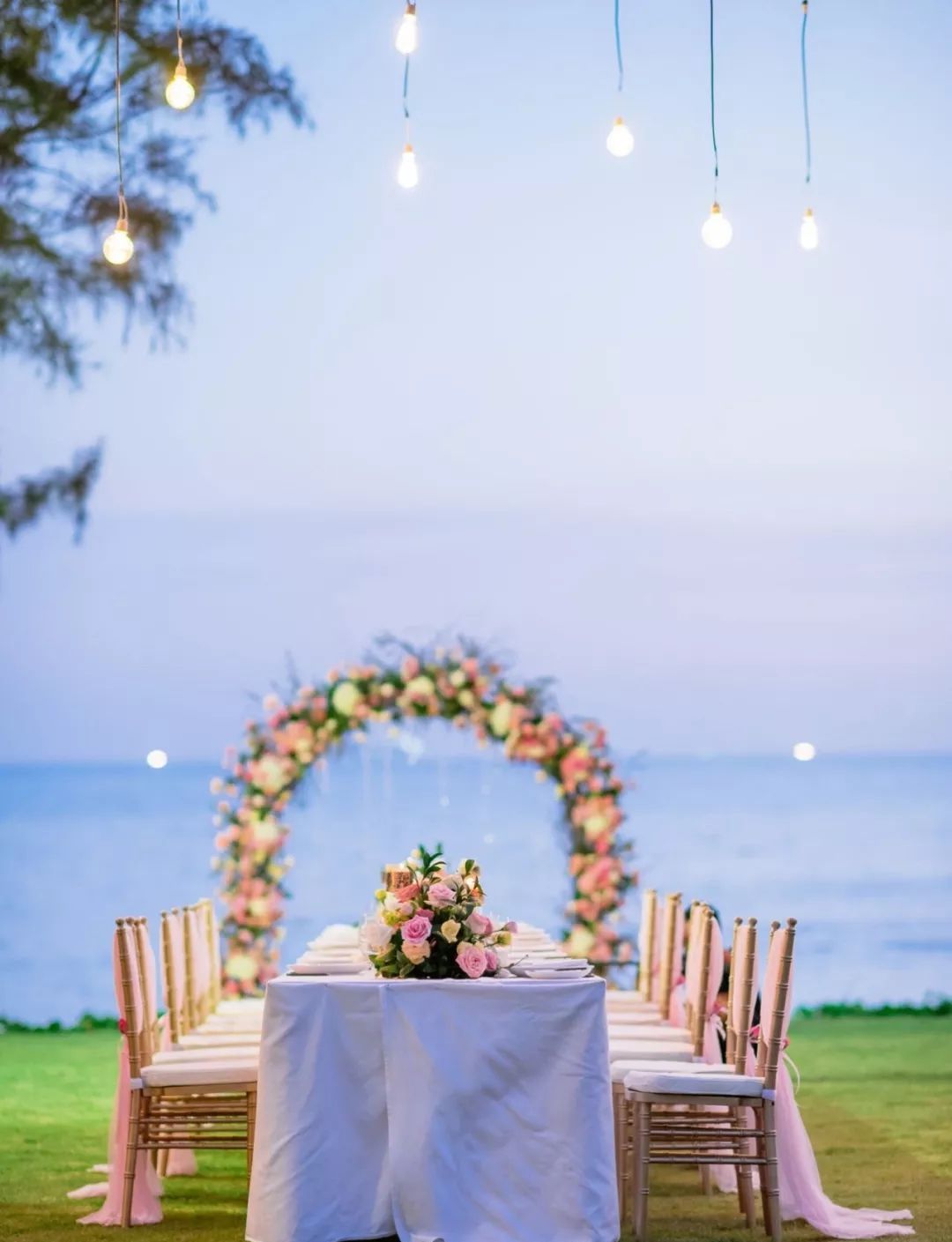 全球婚礼目的地探路：NAKA，悬空在半山腰上的透明火柴盒