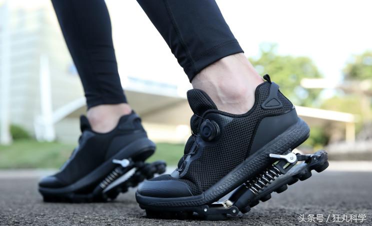 这是近两年我见过最酷的一双跑鞋了